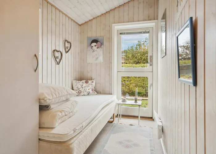 3 Bedroom Amazing In Holiday home